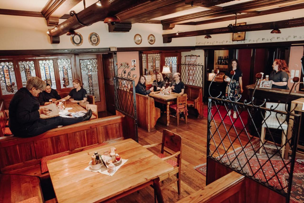 Отель Der Eberhard - Wohnen & Essen Bei Ilse Санкт-Михель-ин-Оберстайермарк Экстерьер фото